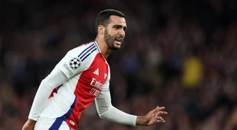 Merino kể chuyện đi xe điện vượt chấn thương ở Arsenal
