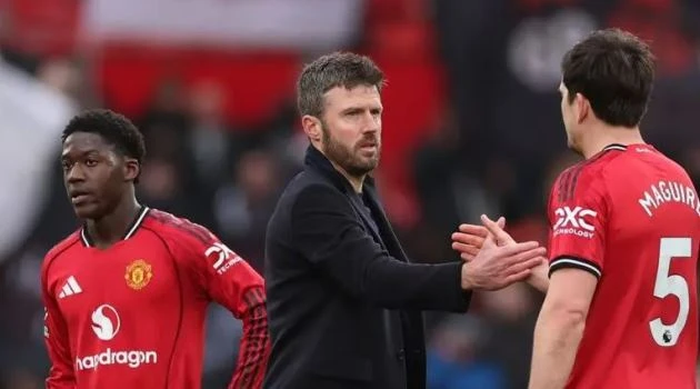 Michael Carrick lột xác MU nhờ nghệ thuật ở hai vòng cấm Michael Carrick lột xác MU nhờ nghệ thuật ở hai vòng cấm
