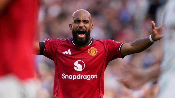 Michael Carrick phải tung Mbeumo vào sân trong trận gặp Chelsea Michael Carrick phải tung Mbeumo vào sân trong trận gặp Chelsea