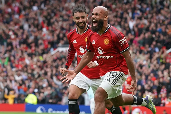 Michael Carrick phải tung Mbeumo vào sân trong trận gặp Chelsea Michael Carrick phải tung Mbeumo vào sân trong trận gặp Chelsea