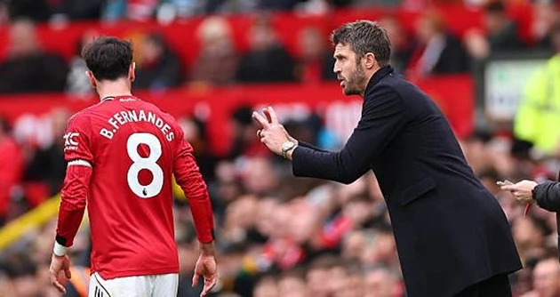 Michael Carrick tin Bruno Fernandes sẽ ở lại Man Utd Michael Carrick tin Bruno Fernandes sẽ ở lại Man Utd