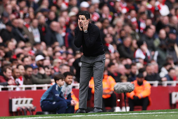 Mikel Arteta phải trả giá vì sự rườm rà chiến thuật ở Arsenal Mikel Arteta phải trả giá vì sự rườm rà chiến thuật ở Arsenal