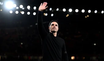Mikel Arteta phát biểu đầy cảm xúc tại tiệc mừng vô địch Ngoại hạng Anh