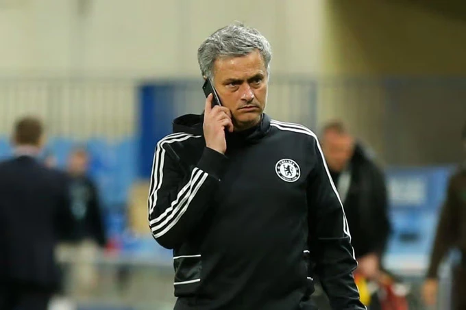 Mourinho trong tầm ngắm của Chelsea Mourinho trong tầm ngắm của Chelsea