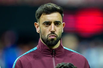 MU thăng hoa, Bruno Fernandes vẫn tiếc cho Amorim