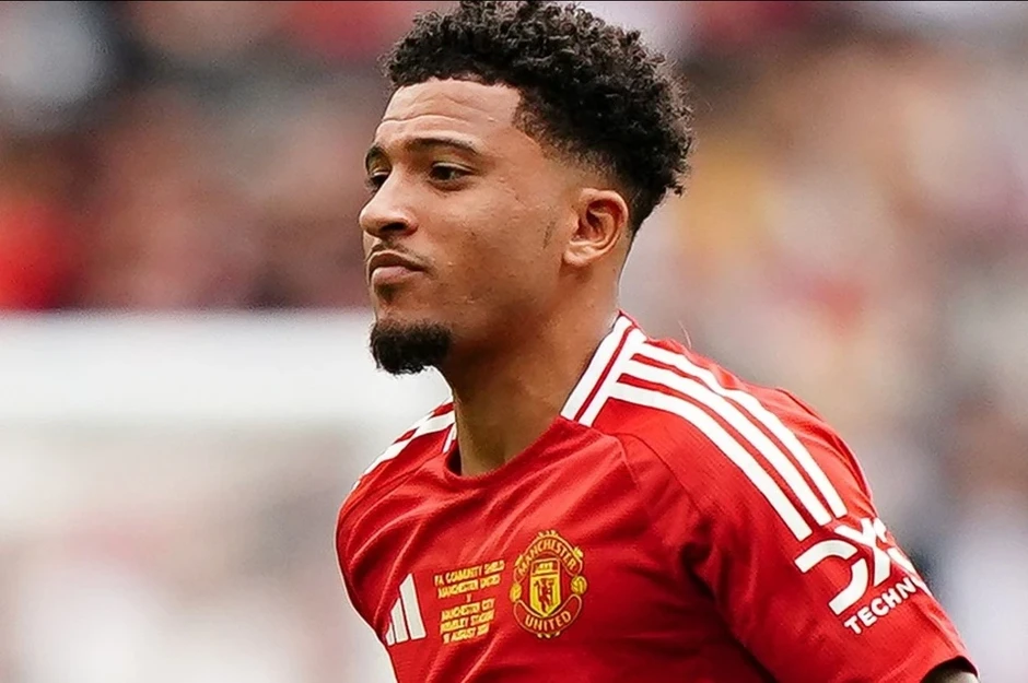 MU thanh lý 9 cầu thủ sau tấm vé Champions League