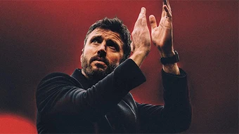 MU và Michael Carrick trước 3 đợt sóng dữ