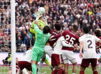 Murphy tố dư luận có định kiến khi Arsenal hưởng lợi