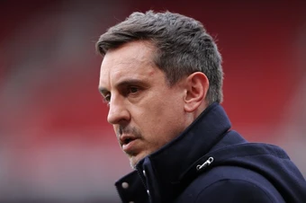 Neville cảnh báo Alonso sau mùa giải thảm họa của Chelsea