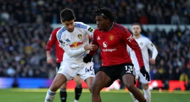 Neville cảnh báo sự tàn khốc khi MU đối đầu Leeds Neville cảnh báo sự tàn khốc khi MU đối đầu Leeds