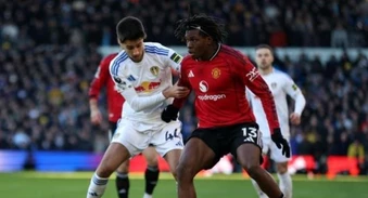 Neville cảnh báo sự tàn khốc khi MU đối đầu Leeds