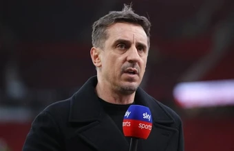 Neville chỉ ra trận Arsenal nên sợ nhất