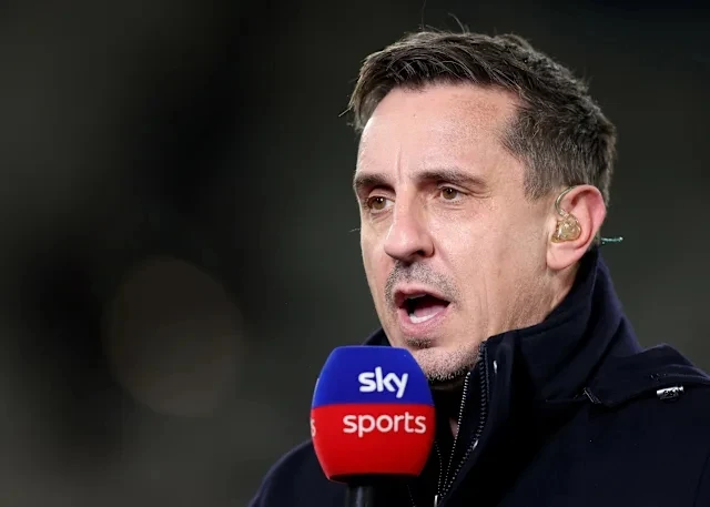 Neville chỉ thẳng điểm yếu của MU sau trận thắng Liverpool