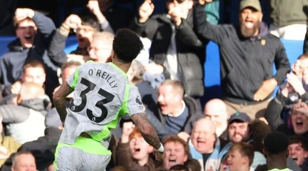 Neville kinh ngạc trước tầm ảnh hưởng của Nico O'Reilly