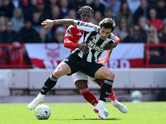 Newcastle chính thức trụ hạng sau trận hòa Nottingham Newcastle chính thức trụ hạng sau trận hòa Nottingham