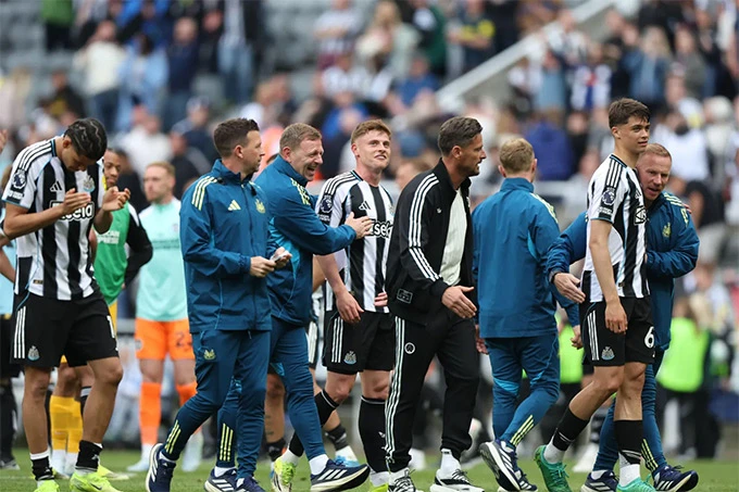Newcastle đối mặt kịch bản 'điên rồ': đua top 6 hoặc xuống hạng Newcastle đối mặt kịch bản 'điên rồ': đua top 6 hoặc xuống hạng