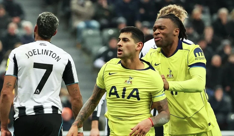 Newcastle được khuyên cố tình thua để Tottenham xuống hạng Newcastle được khuyên cố tình thua để Tottenham xuống hạng
