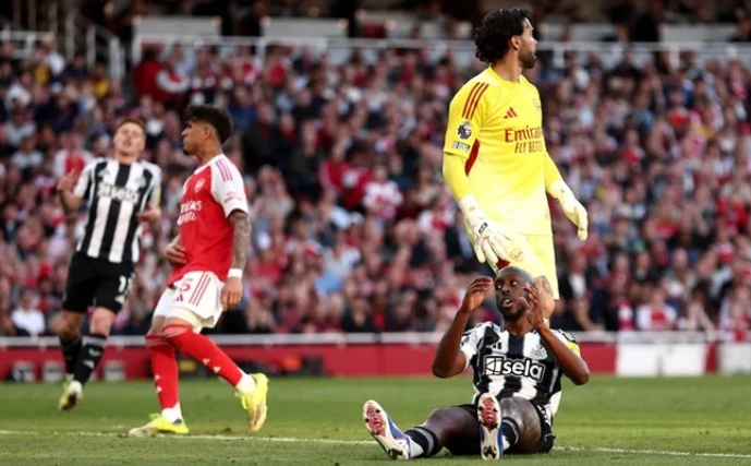 Newcastle trượt dài, nỗi lo xuống hạng hiện hữu Newcastle trượt dài, nỗi lo xuống hạng hiện hữu