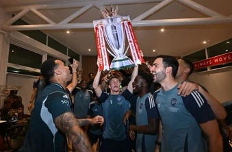 Ngày thế hệ trẻ Arsenal thôi chờ đợi