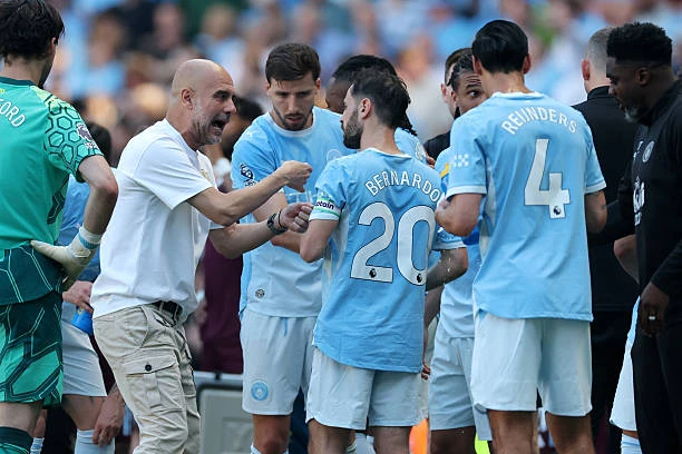 Ngược dòng Man City, Aston Villa phá hỏng ngày chia tay Guardiola Ngược dòng Man City, Aston Villa phá hỏng ngày chia tay Guardiola