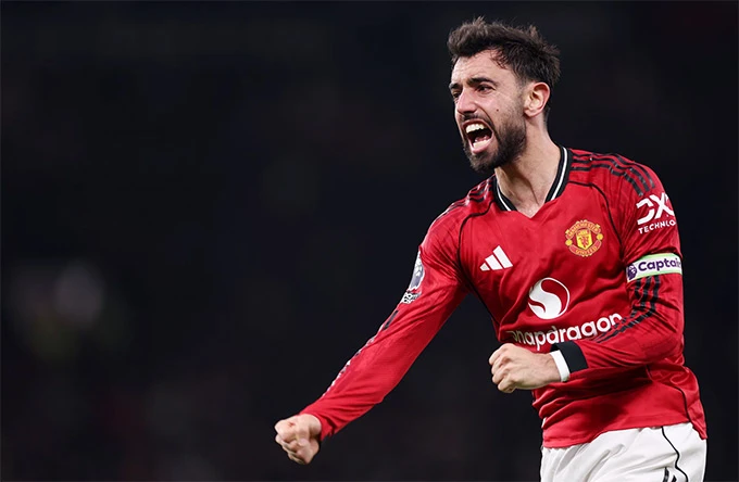 Nhận hat-trick danh hiệu, Bruno Fernandes lập kỳ tích vô tiền khoáng hậu tại MU Nhận hat-trick danh hiệu, Bruno Fernandes lập kỳ tích vô tiền khoáng hậu tại MU