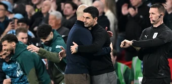 Những điểm nóng rực lửa vòng 33 Ngoại hạng Anh: Man City đại chiến Arsenal