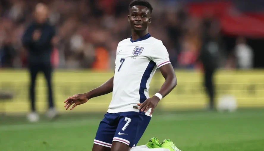 Nỗi lo Bukayo Saka đi vào vết xe đổ của Michael Owen Nỗi lo Bukayo Saka đi vào vết xe đổ của Michael Owen