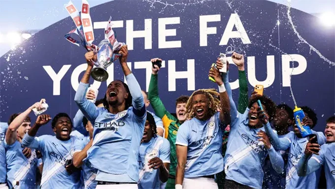 Pep Guardiola gửi thông điệp khi U18 Man City thắng MU để vô địch Pep Guardiola gửi thông điệp khi U18 Man City thắng MU để vô địch