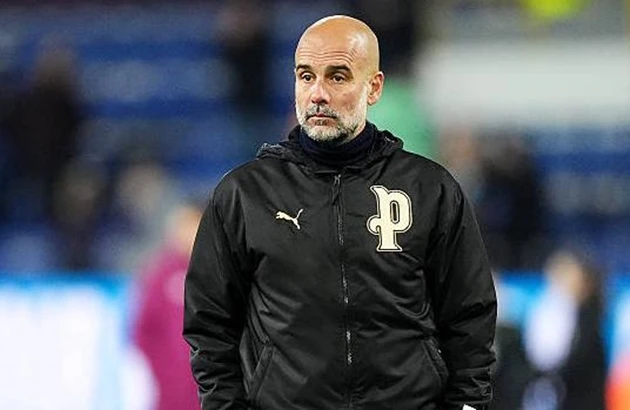 Pep Guardiola phản pháo khi bị chê Man City thắng nhọc Burnley