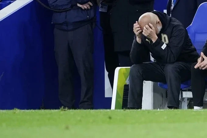 Phản ứng của Guardiola khi Man City gục ngã ở cuộc đua vô địch Phản ứng của Guardiola khi Man City gục ngã ở cuộc đua vô địch