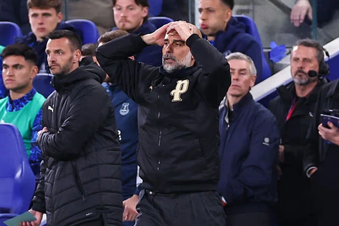 Phản ứng của Guardiola khi Man City gục ngã ở cuộc đua vô địch Phản ứng của Guardiola khi Man City gục ngã ở cuộc đua vô địch