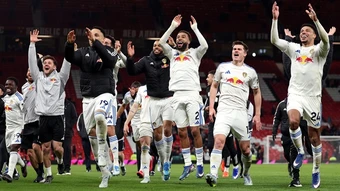 Phao cứu sinh từ Old Trafford giúp Leeds United thoát hiểm