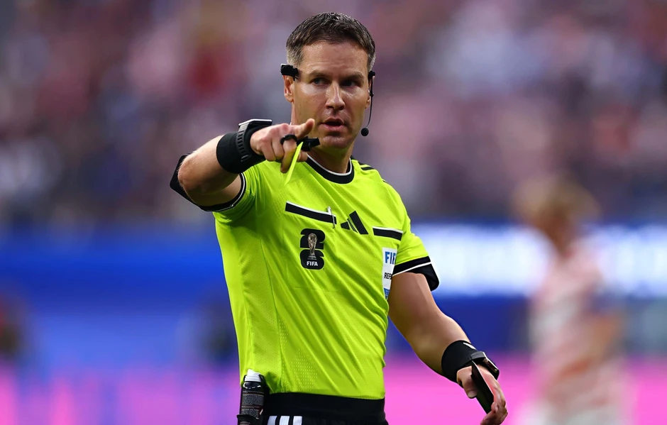 Premier League 2026-27: VAR thay đổi, siết chặt chống câu giờ Premier League 2026-27: VAR thay đổi, siết chặt chống câu giờ