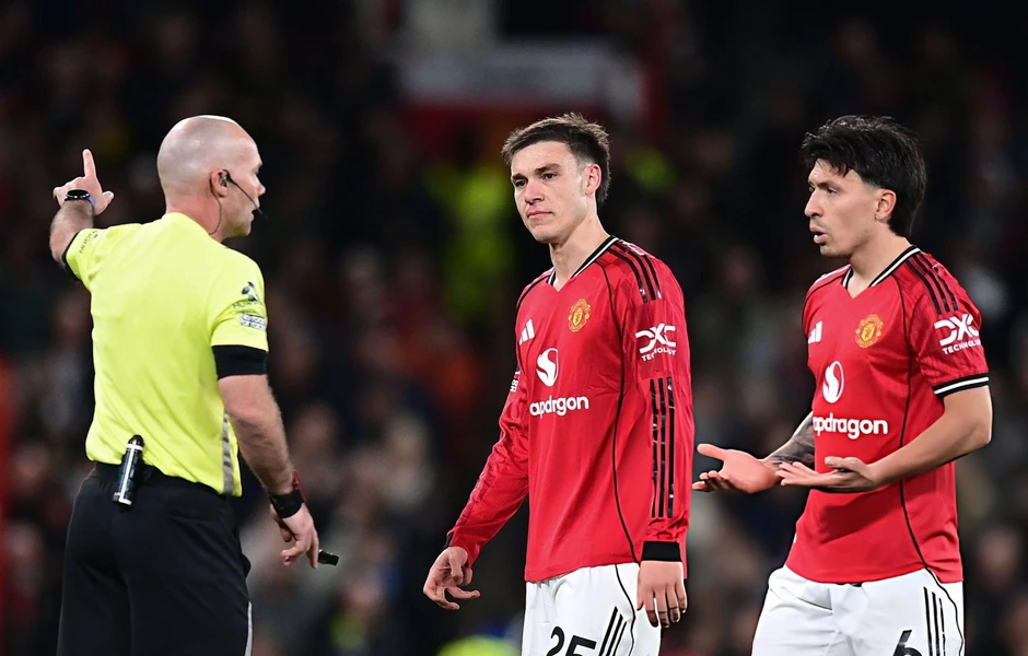 Premier League 2026-27: VAR thay đổi, siết chặt chống câu giờ Premier League 2026-27: VAR thay đổi, siết chặt chống câu giờ