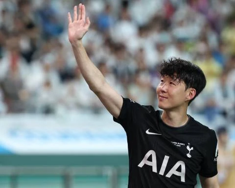 Premier League đã chán kim chi, chuyển sang chuộng sushi Premier League đã chán kim chi, chuyển sang chuộng sushi
