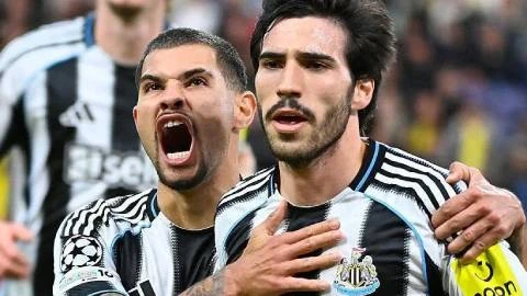 Premier League đang tự 'hút máu' nhau Premier League đang tự 'hút máu' nhau