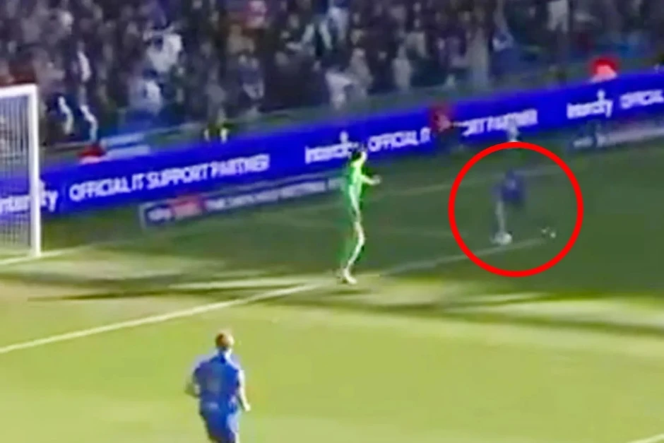 Quả penalty vì lỗi chưa từng thấy ở Championship