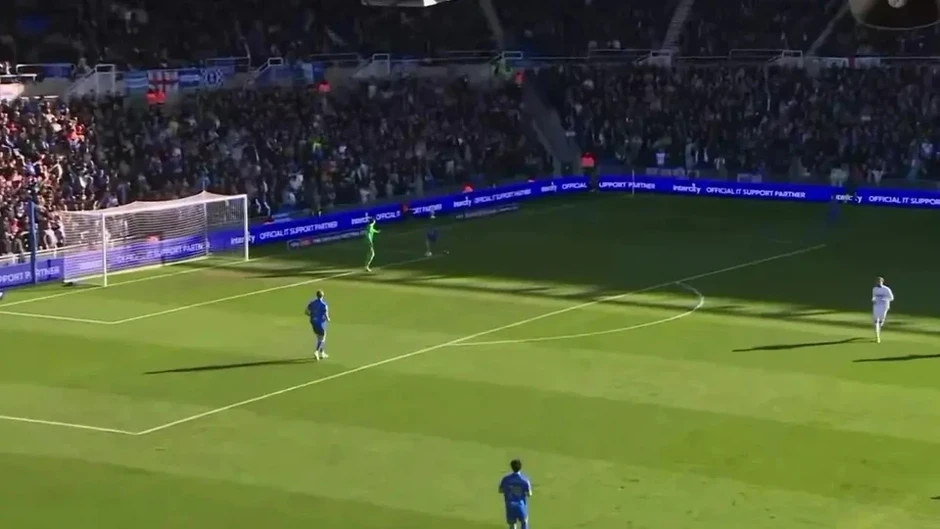 Quả penalty vì lỗi chưa từng thấy ở Championship