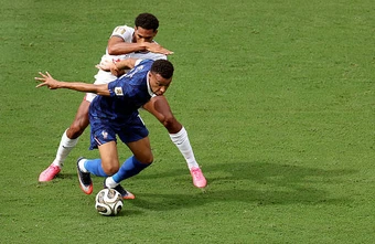 Quansah có phải lời giải cho bài toán Saliba ở Arsenal?