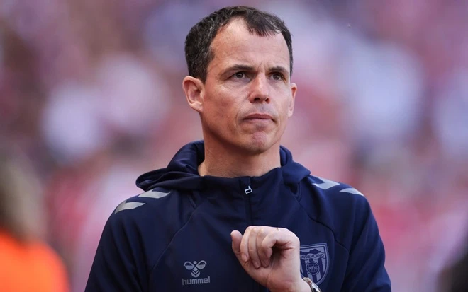 Regis Le Bris và nhiệm vụ "có thể xuống hạng nhưng phải thắng Newcastle" Regis Le Bris và nhiệm vụ "có thể xuống hạng nhưng phải thắng Newcastle"