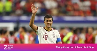 Rodri xin lỗi Bernardo Silva