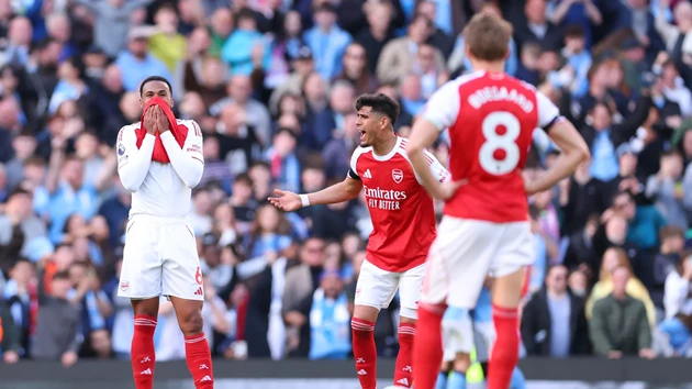 Rooney chỉ ra cách giúp Arsenal vượt Man City giành ngôi vương Rooney chỉ ra cách giúp Arsenal vượt Man City giành ngôi vương