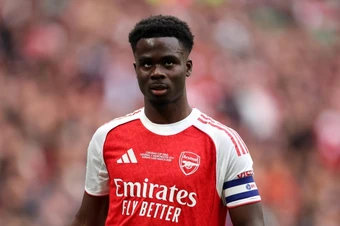 Rooney chỉ rõ lý do Saka đánh mất phong độ ở Arsenal