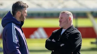 Rooney khuyên MU thực tế về cơ hội vô địch