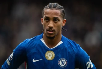Rosenior hé lộ thời điểm Joao Pedro tái xuất