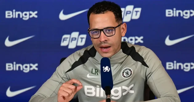Rosenior tuyên bố thay đổi Chelsea ngay lập tức Rosenior tuyên bố thay đổi Chelsea ngay lập tức