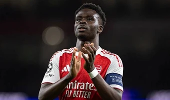 Saka chạy đua với thời gian để kịp đại chiến Man City