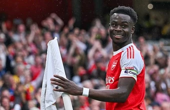 Saka trở lại, Arsenal xua tan nỗi lo sụp đổ
