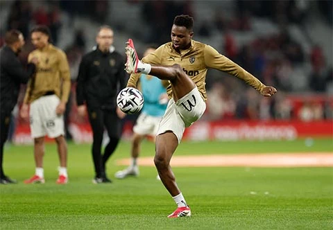 Sangare, hiện tượng châu Phi ở Premier League Sangare, hiện tượng châu Phi ở Premier League