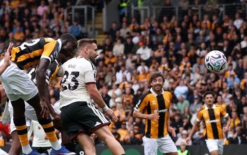 Sao MU lại có thể thua 'chú lùn' Hull City?! Sao MU lại có thể thua 'chú lùn' Hull City?!